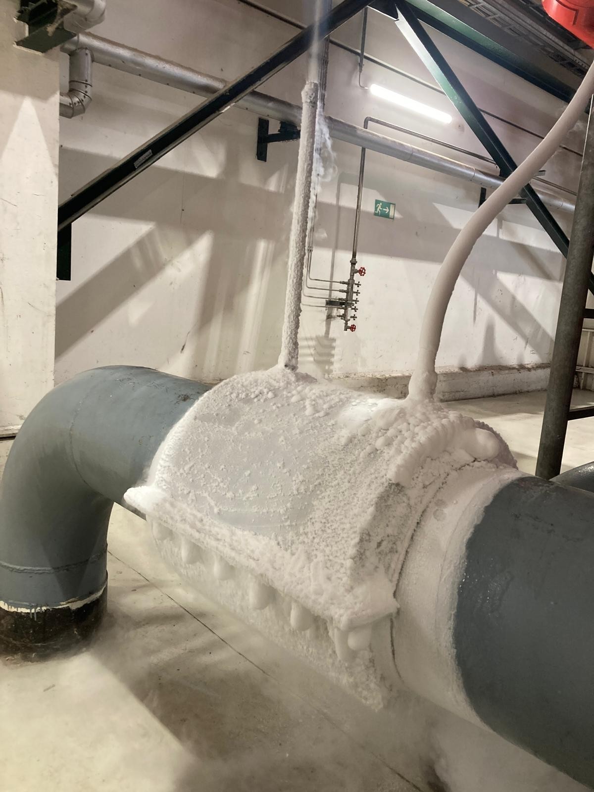 Eisblume für den Kunden: Absperrklappenwechsel an DN300 ohne Stillstand — Bild 3