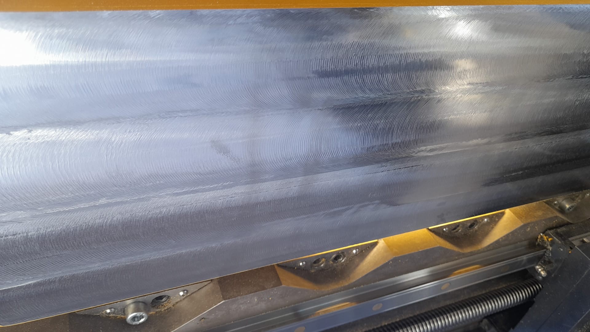 Planfräsen und Durchführungsfräsen an Kranbahn-Kopfträgern im Stahlwerk — Bild 2