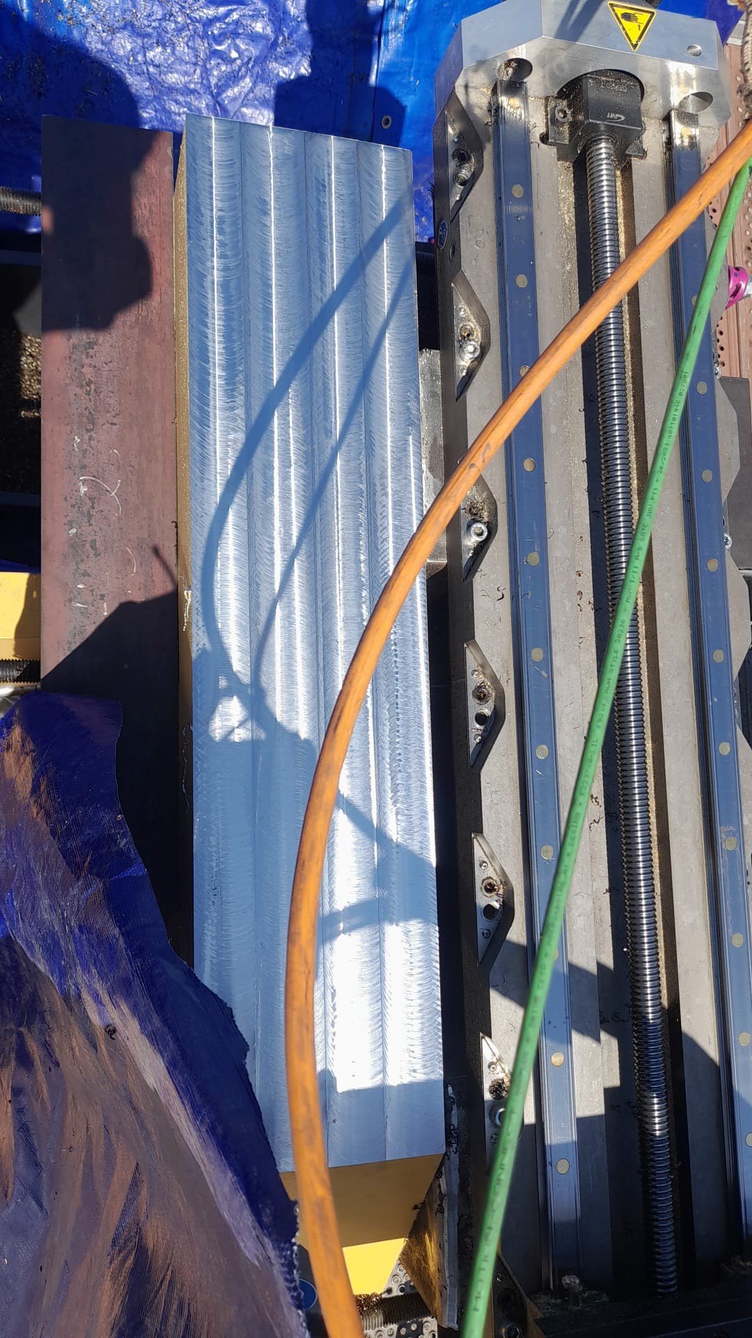 Planfräsen und Durchführungsfräsen an Kranbahn-Kopfträgern im Stahlwerk — Bild 4