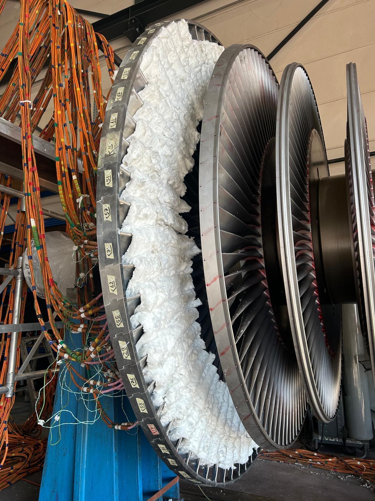PWHT am Turbinen-Rotorblatt: 36-Kanal-Glühanlage setzt neue Maßstäbe — Bild 2
