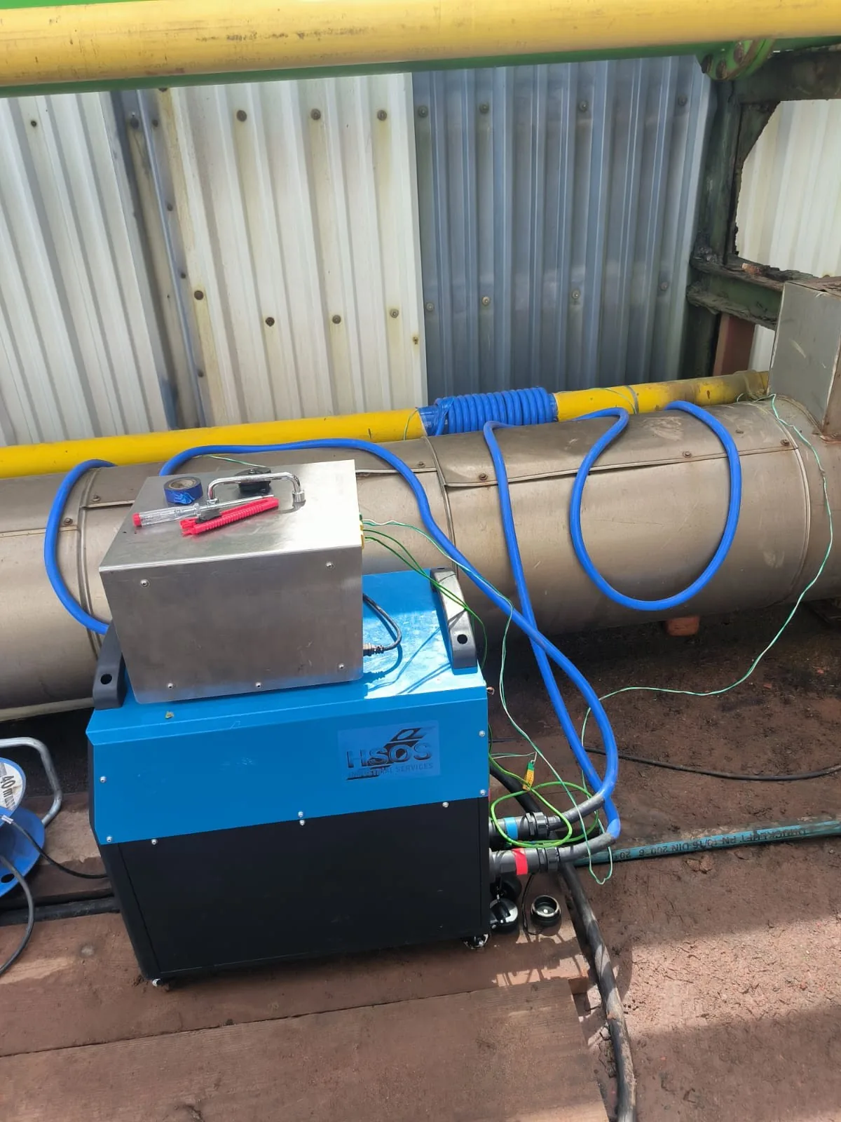 Installation d’induction HSOS avec boucle d’induction refroidie par eau sur une tuyauterie